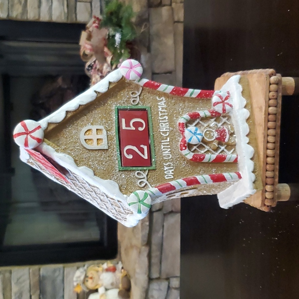 Countdown To Christmas Gingerbread House-NWT